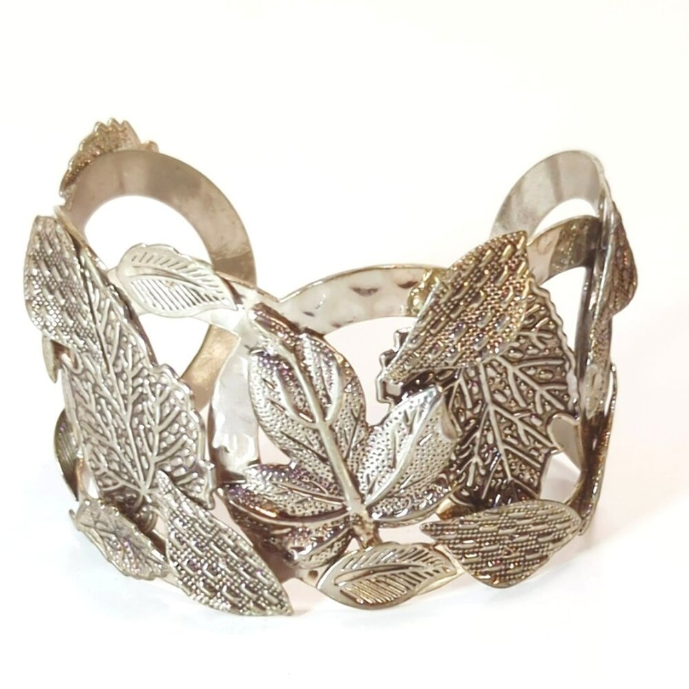 Bold Nature Leaf Cuff Bracelet Silver Tone Avon NR 2008 Costume Jewelry